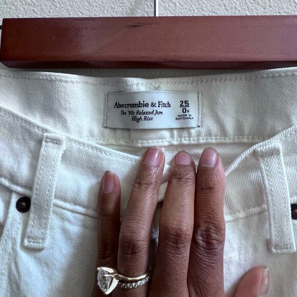 Abercrombie & Fitch the 90s Relaxed High Rise Jean Women's 25 Cream Embroidery - Picture 8 of 11